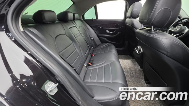Mercedes-Benz C-Class 2019 — photo 28