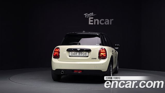Mini Cooper 2019 — photo 4