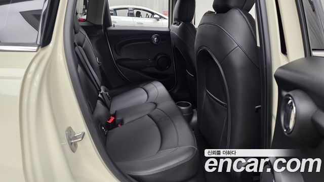 Mini Cooper 2019 — photo 17
