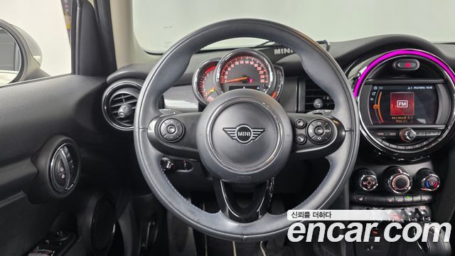 Mini Cooper 2019 — photo 18