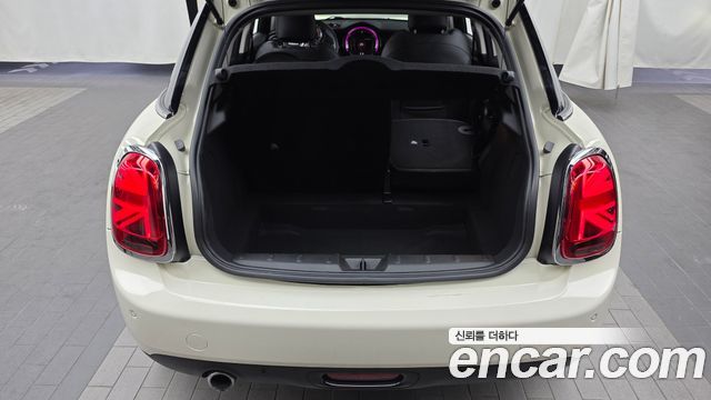 Mini Cooper 2019 — photo 26