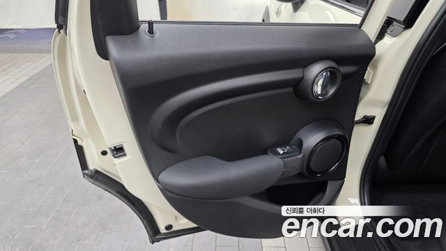 Mini Cooper 2019 — photo 15