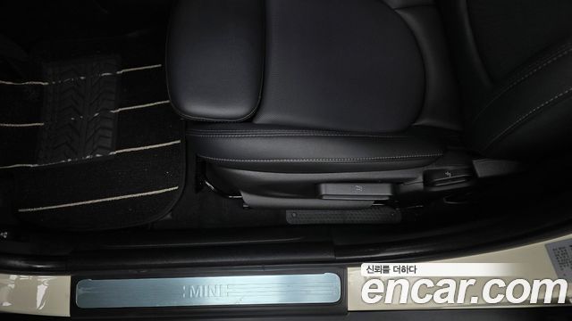 Mini Cooper 2019 — photo 29