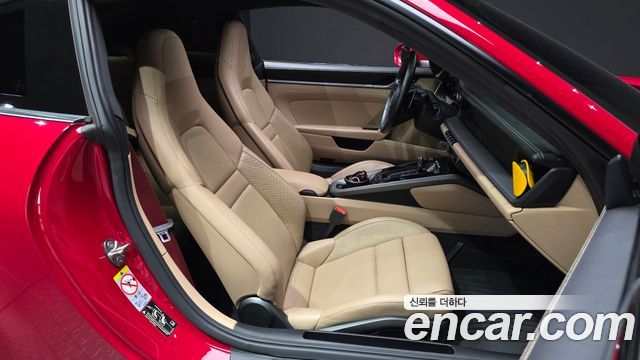 Porsche 911 2020 — photo 11