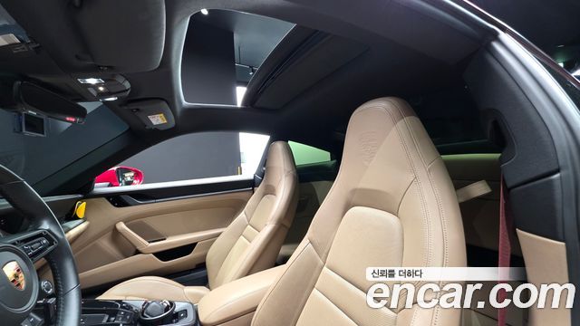 Porsche 911 2020 — photo 17