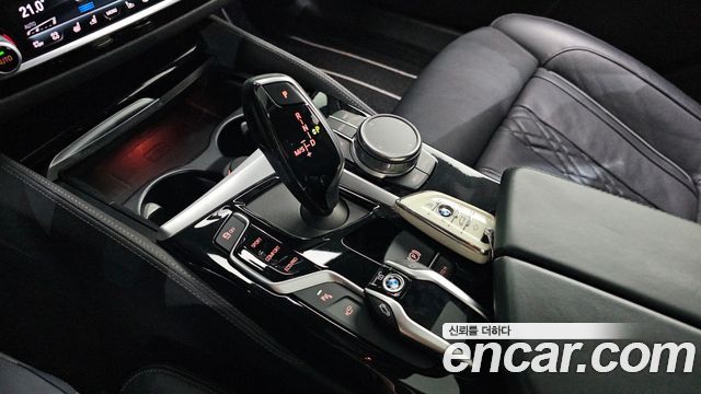 BMW 5-Series 2020 — photo 9
