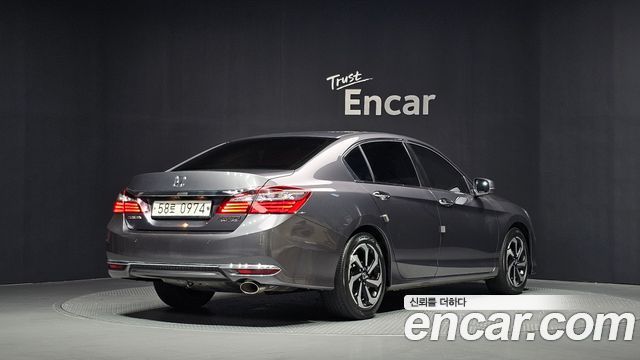 Honda Accord 2016 — photo 2