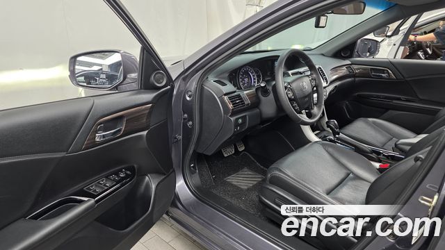 Honda Accord 2016 — photo 10