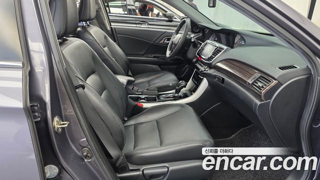 Honda Accord 2016 — photo 11