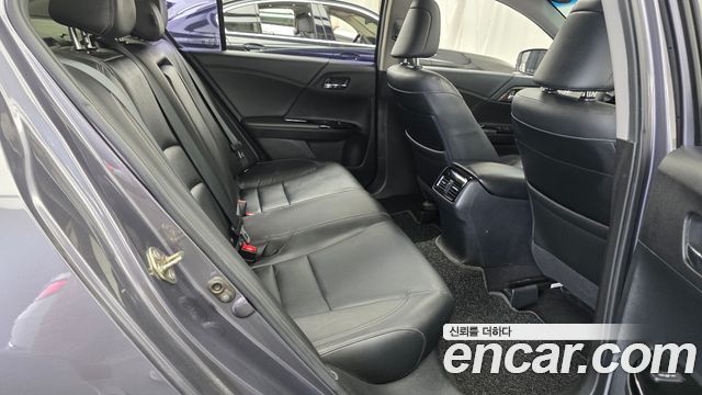 Honda Accord 2016 — photo 12