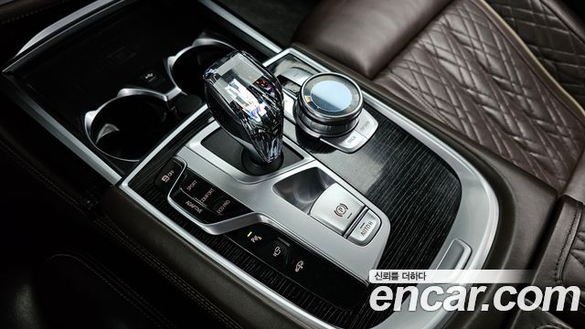 BMW 7-Series 2020 — photo 9