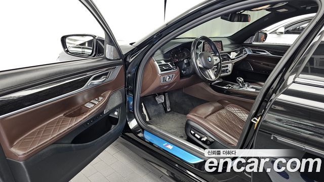 BMW 7-Series 2020 — photo 10