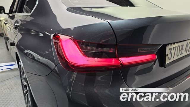 BMW 3-Series 2020 — photo 9