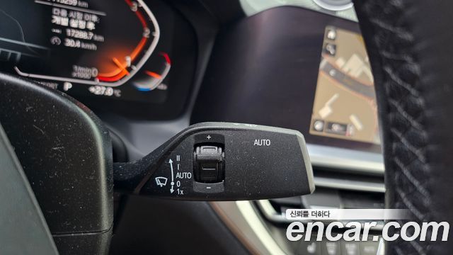BMW 3-Series 2020 — photo 28