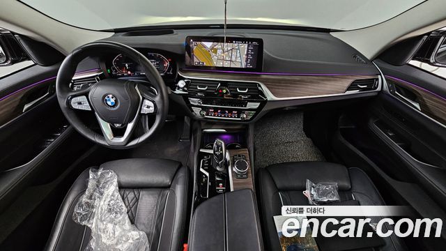 BMW Gran Turismo 2023 — photo 10