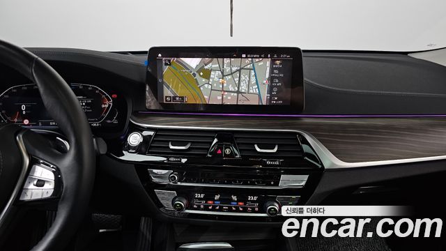 BMW Gran Turismo 2023 — photo 18