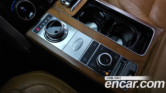 Land Rover Range Rover 2018 — photo 12