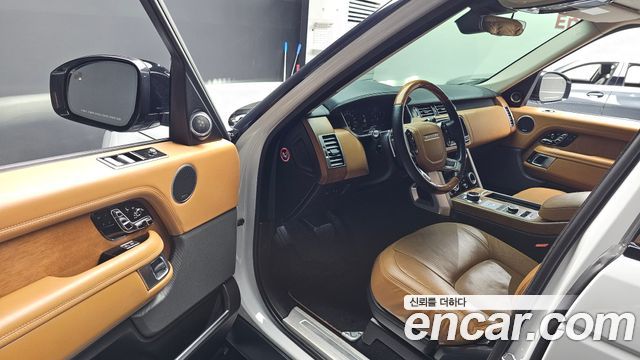 Land Rover Range Rover 2018 — photo 13
