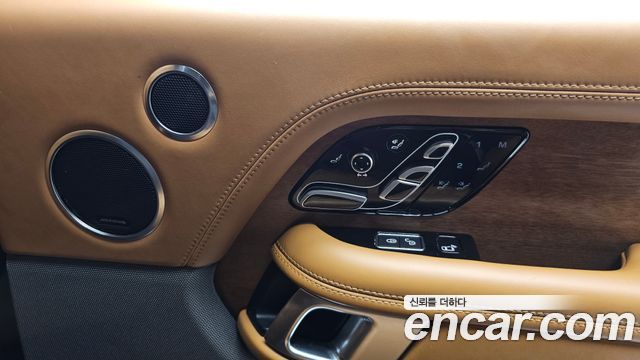 Land Rover Range Rover 2018 — photo 23
