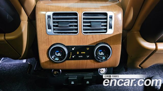 Land Rover Range Rover 2018 — photo 24