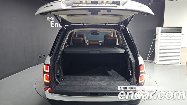 Land Rover Range Rover 2018 — photo 26