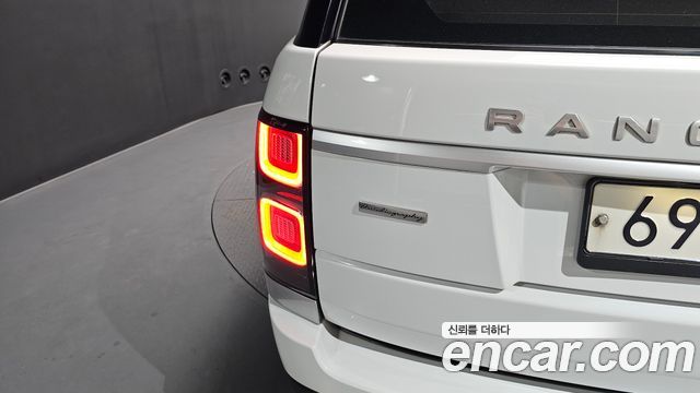 Land Rover Range Rover 2018 — photo 9