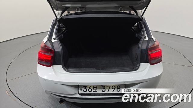 BMW 1-Series 2015 — photo 18