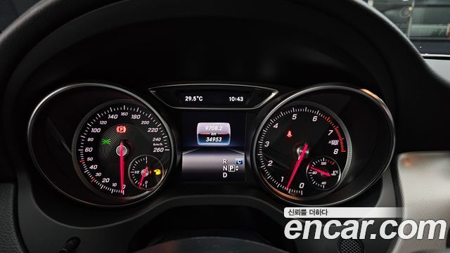 Mercedes-Benz CLA-Class 2018 — photo 11