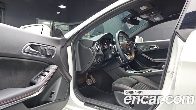 Mercedes-Benz CLA-Class 2018 — photo 13