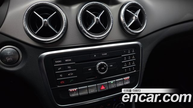Mercedes-Benz CLA-Class 2018 — photo 25