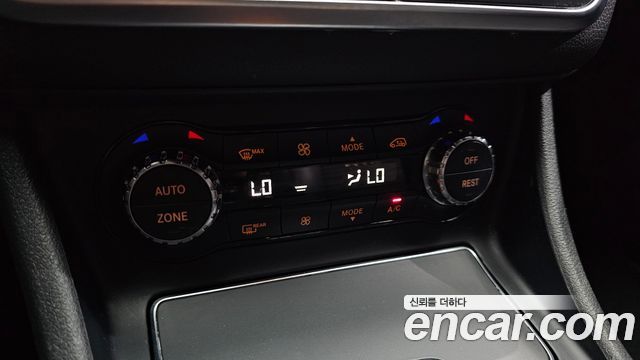 Mercedes-Benz CLA-Class 2018 — photo 26