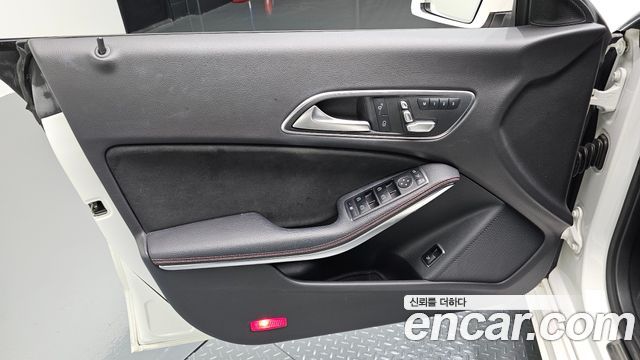 Mercedes-Benz CLA-Class 2018 — photo 14