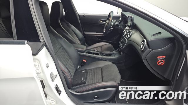 Mercedes-Benz CLA-Class 2018 — photo 16
