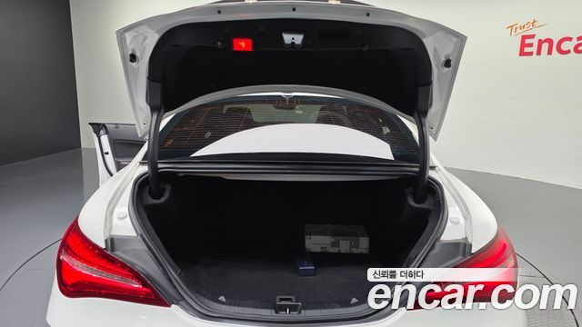 Mercedes-Benz CLA-Class 2018 — photo 32