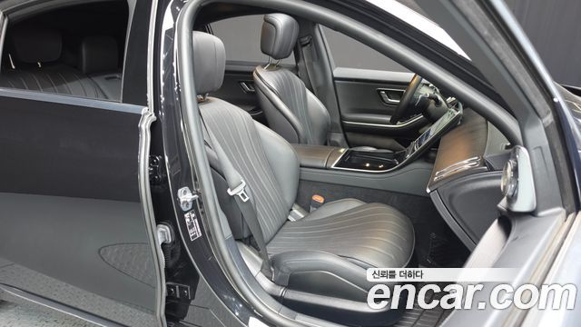 Mercedes-Benz S-Class 2022 — photo 12