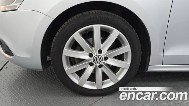 Volkswagen Jetta 2012 — photo 5