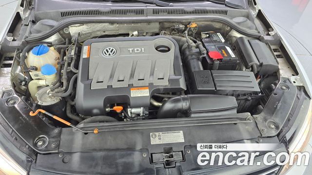 Volkswagen Jetta 2012 — photo 6