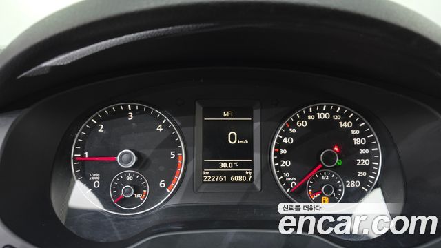 Volkswagen Jetta 2012 — photo 8