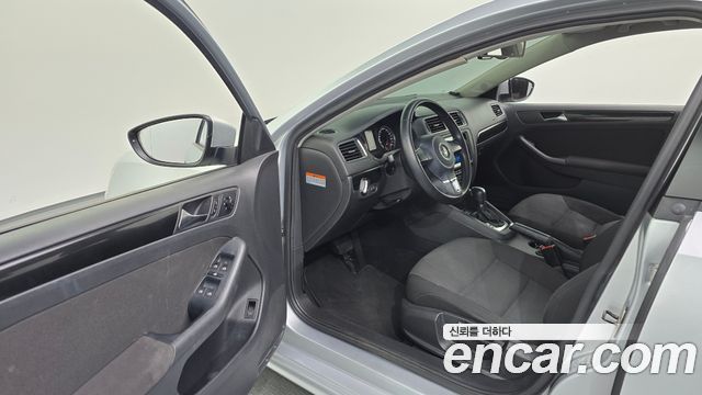 Volkswagen Jetta 2012 — photo 10