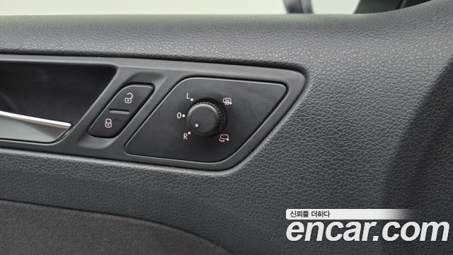 Volkswagen Jetta 2012 — photo 18