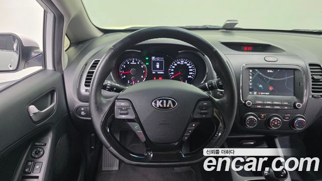 Kia K3 2018 — photo 14