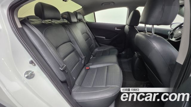 Kia K3 2018 — photo 19