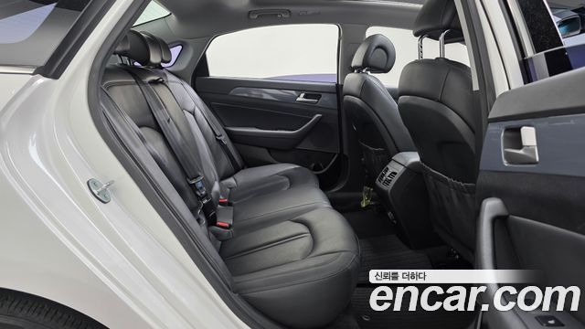 Hyundai Sonata 2015 — photo 17
