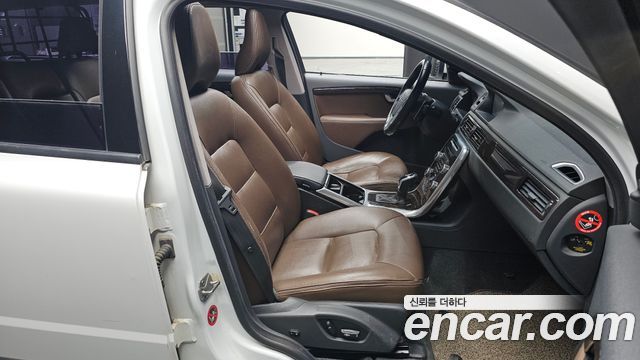 Volvo XC70 2015 — photo 10
