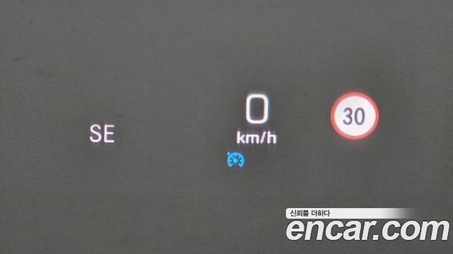 Mercedes-Benz E-Class 2019 — photo 17