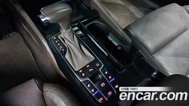 Kia K7 2019 — photo 9