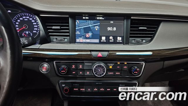 Kia K7 2019 — photo 16