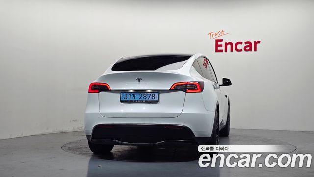 Tesla Model Y 2021 — photo 4