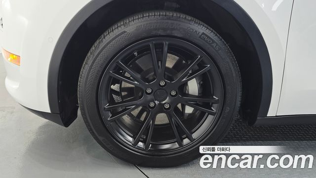 Tesla Model Y 2021 — photo 5
