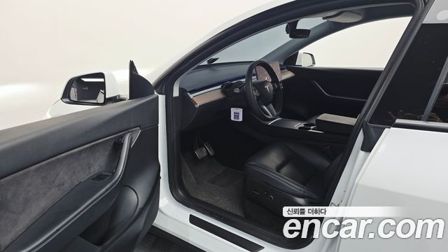 Tesla Model Y 2021 — photo 13